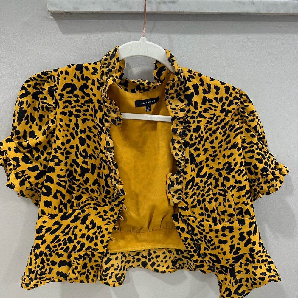 En Saison Yellow and Black Leopard Print Crop Top